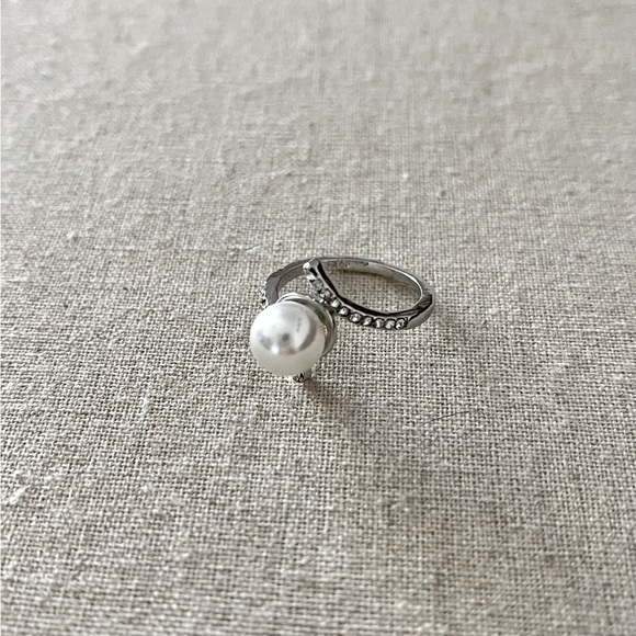 Elegant Vintage Pearl Zircon Ring in Silver Size 8 - NEW - Picture 4 of 12
